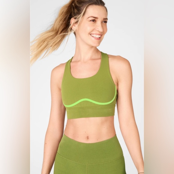 Fabletics Earth Day Outfit 🌏🌱 - Picture 5 of 11